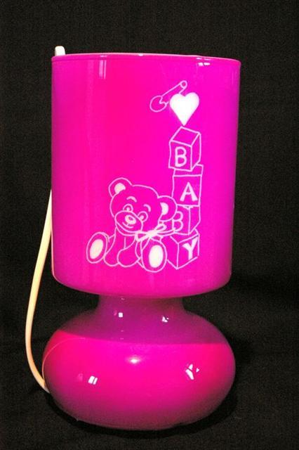 Lampe rose gravee pour la naissance d une fillette 5