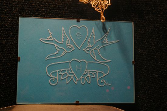 Petit cadre personnalise d une gravure de colombes pour des amoureux un cadeau unique