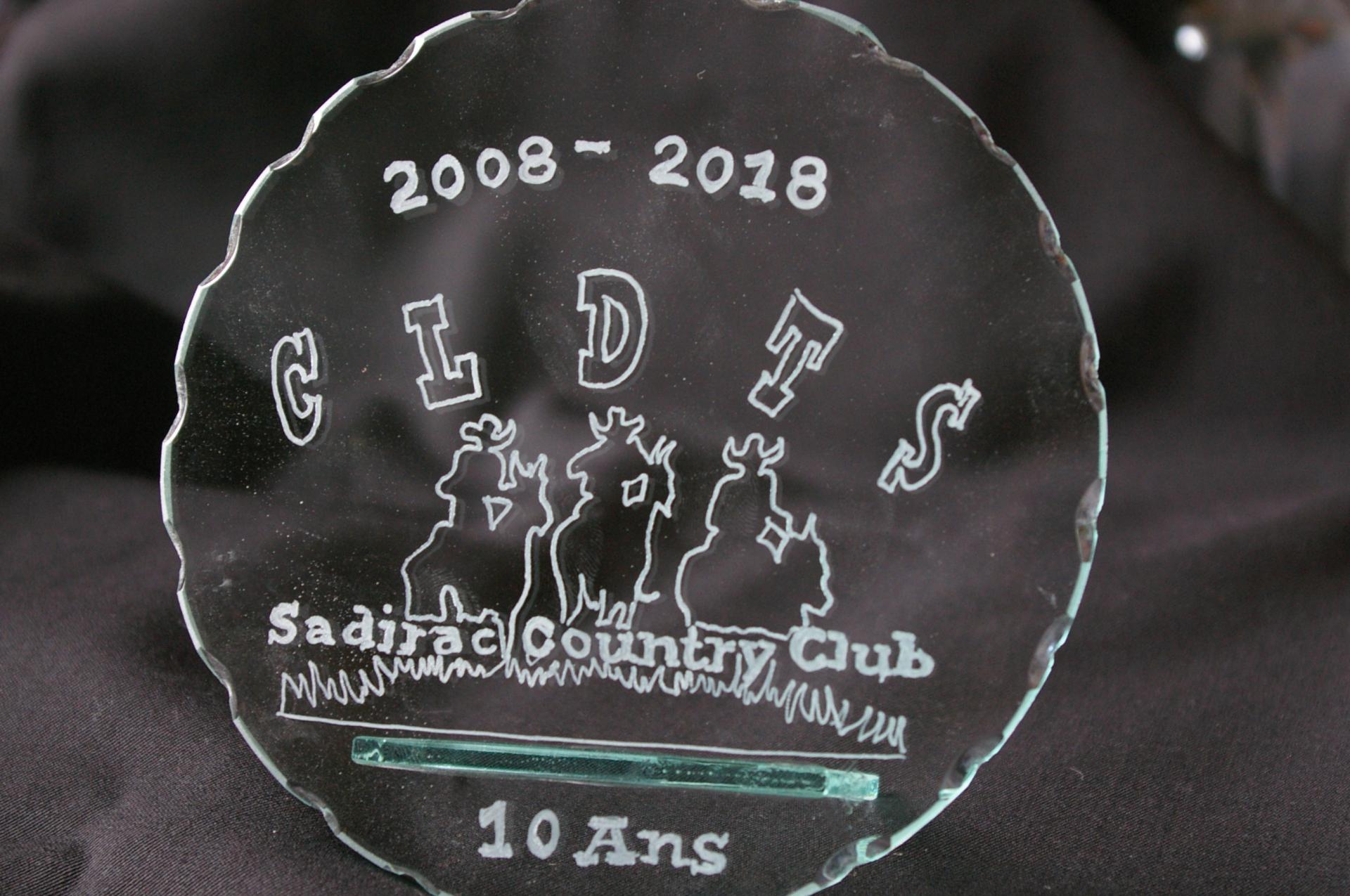Trophee en verre grave d un logo de club 1